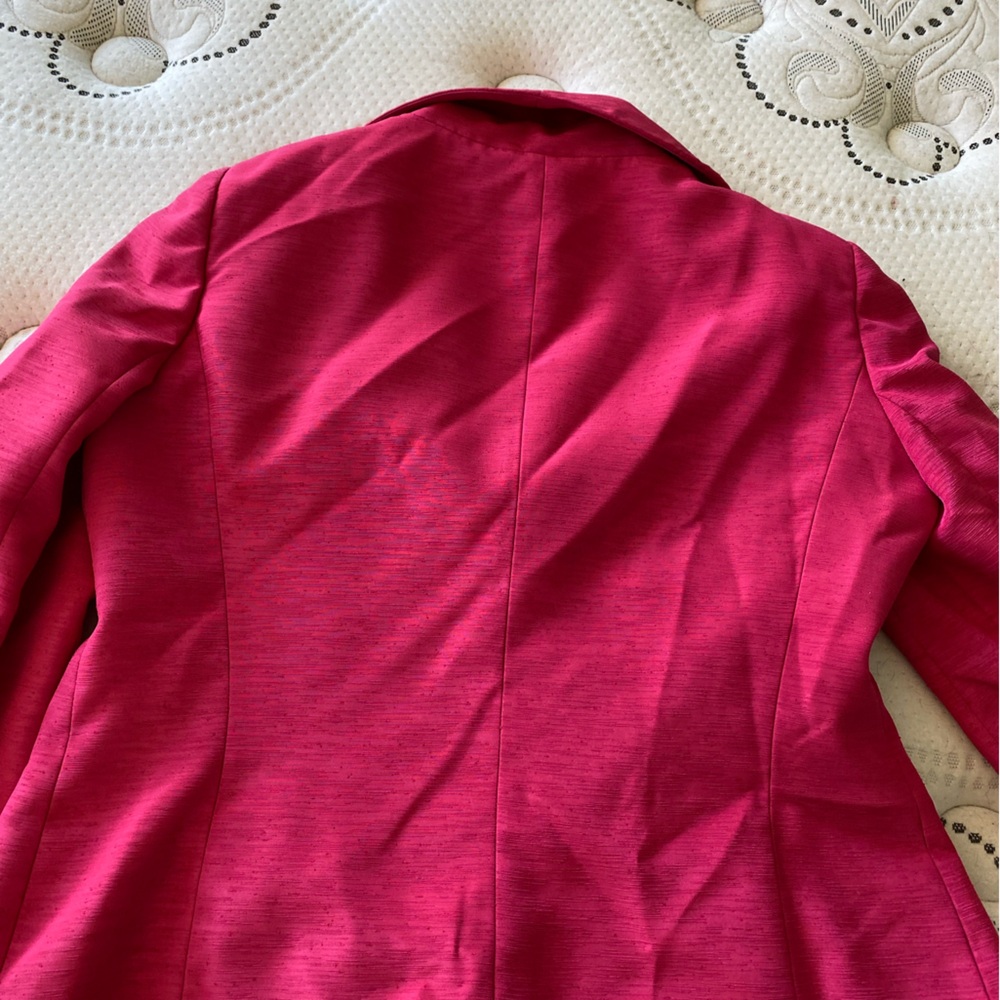 Business suit - Picture 2 of 6